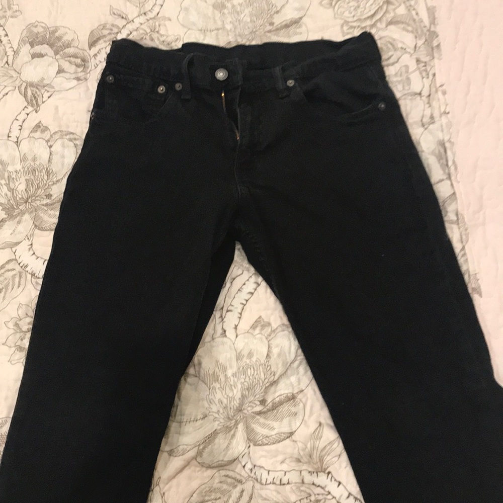 Black Levi's jeans